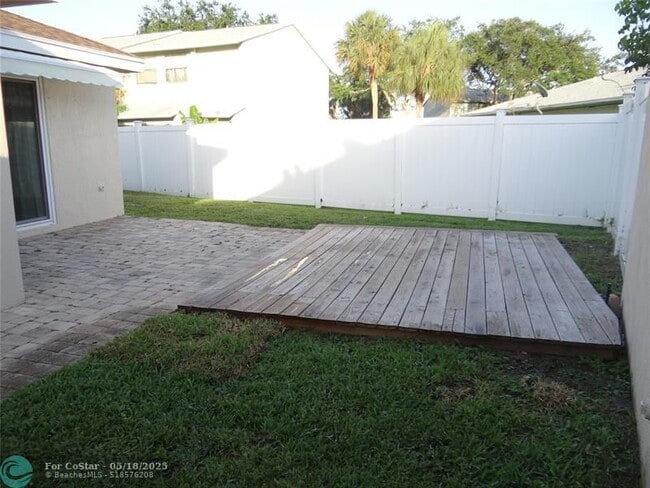 Building Photo - 4036 Eastridge Cir