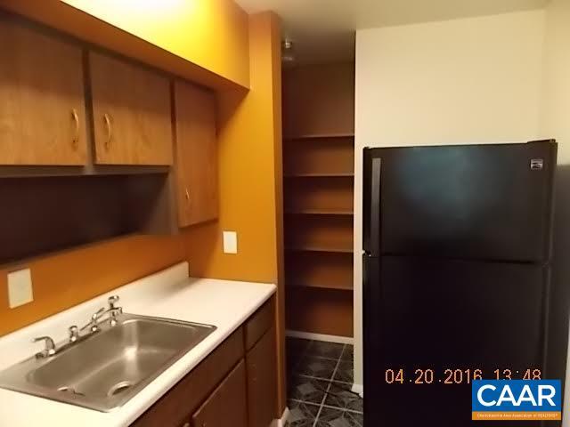 Building Photo - 2405 Barracks Ct