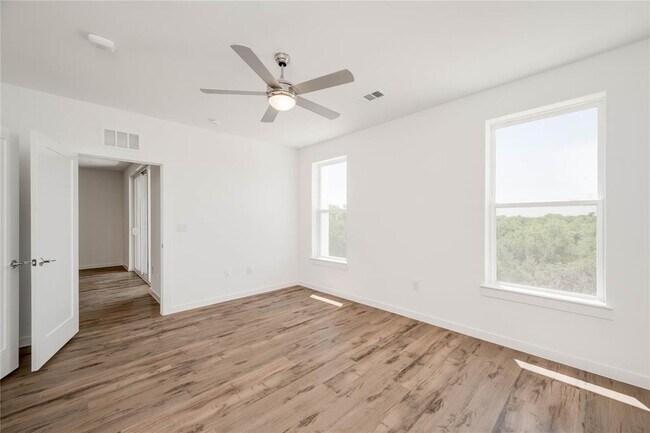 Building Photo - 4801 Springdale Rd