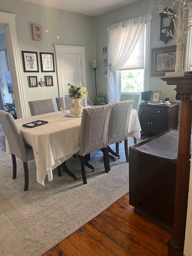 Building Photo - 95 May St