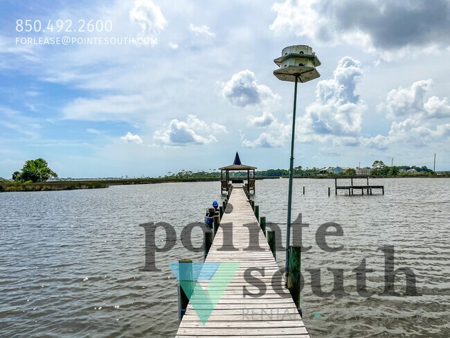 Building Photo - 15021 Innerarity Point Rd