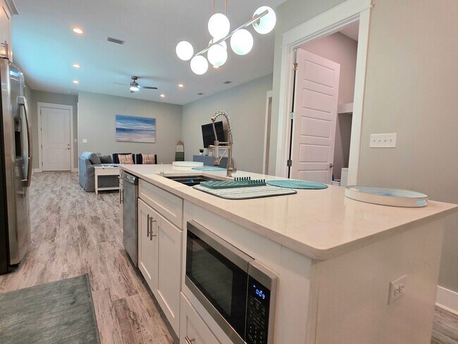 Building Photo - 8088 Carmel Cir