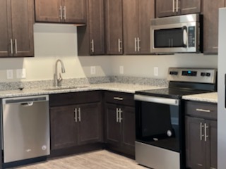 Stainless Steel Appliances - The Gables at Red River