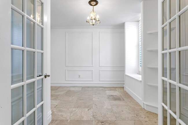 Building Photo - 691 Hibiscus St