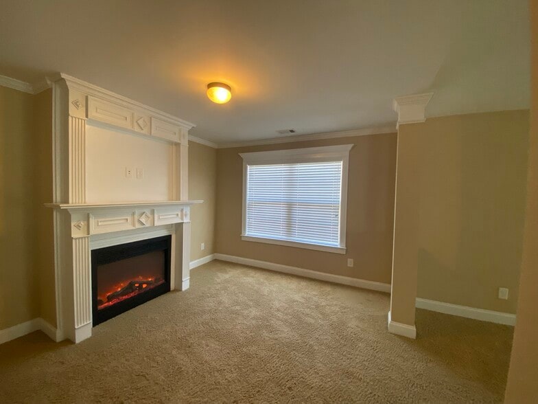 Building Photo - 319 Haywood Dr