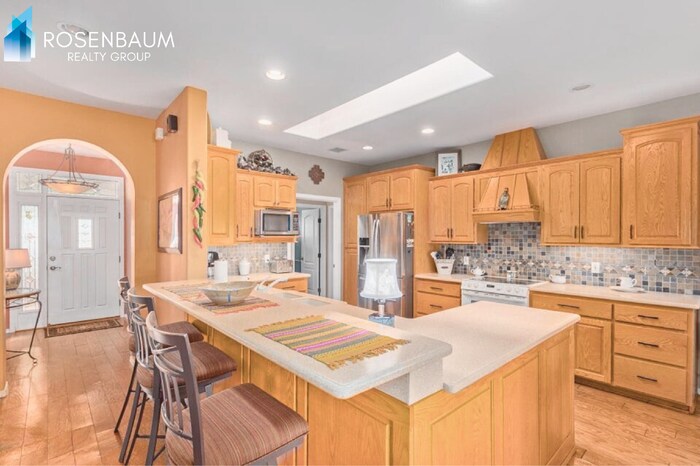 Building Photo - 15310 S Kline Pl