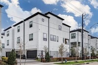 Building Photo - 2802 Grand Fountains Dr