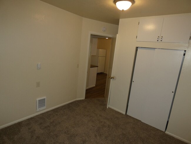 Building Photo - 822 1/2 S C Street **Upstairs Unit **