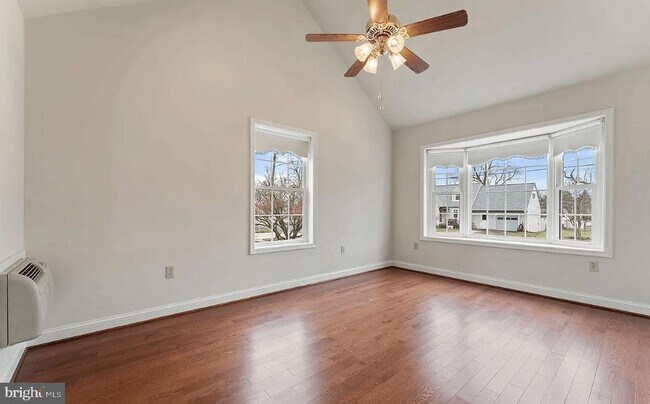 Building Photo - 1406 F St