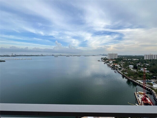 Building Photo - 11111 Biscayne Blvd