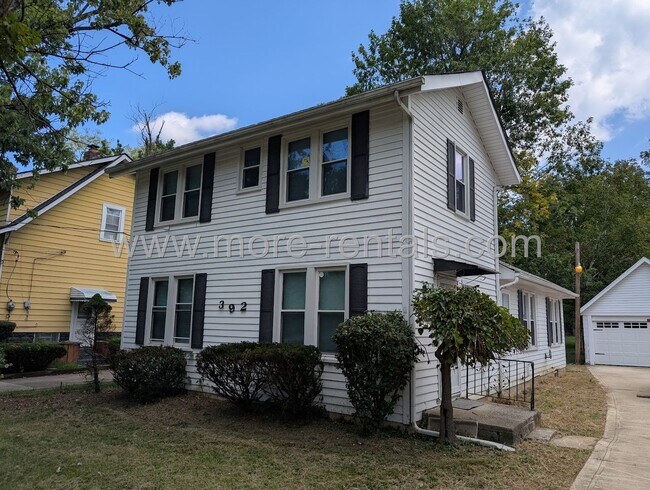 Building Photo - 392 Collingwood Ave