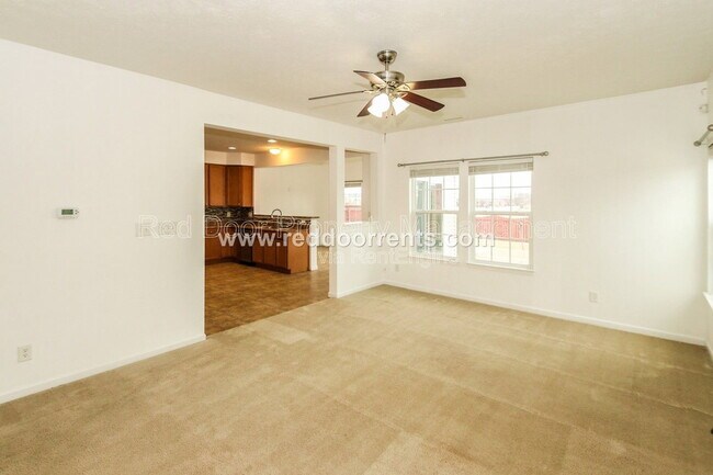 Building Photo - 10031 Golden Dr