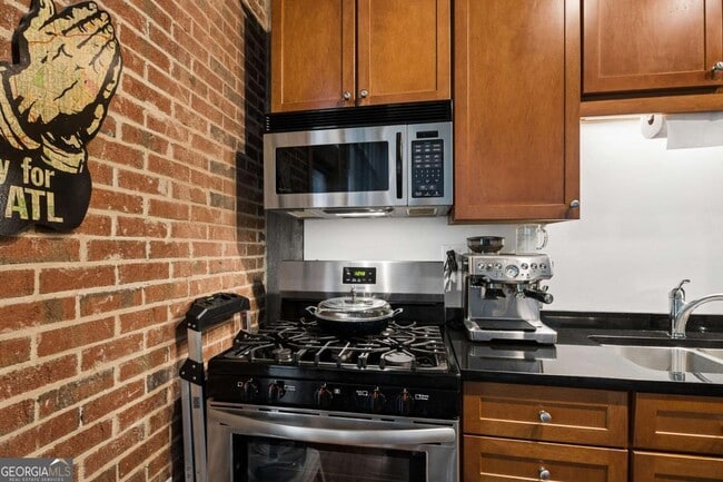Building Photo - 640 Glen Iris Dr NE
