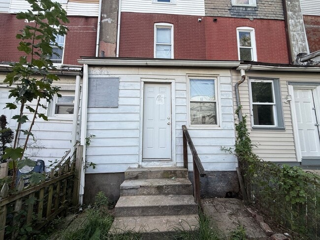 Building Photo - 525 1/2 Elliger Street
