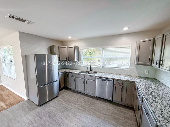 Building Photo - 6700 Reeves St