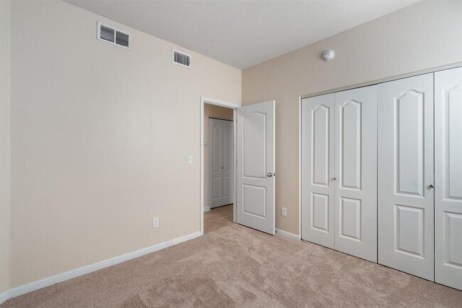 Building Photo - 1606 Sanders