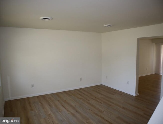 Building Photo - 1007 Kent Ave