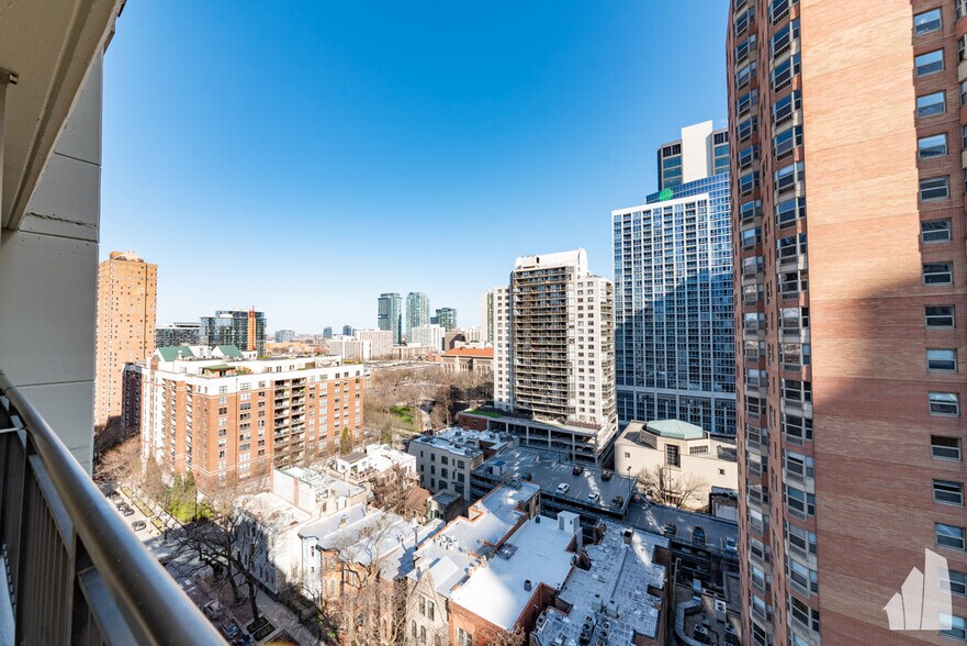 Building Photo - 21 W Chestnut St