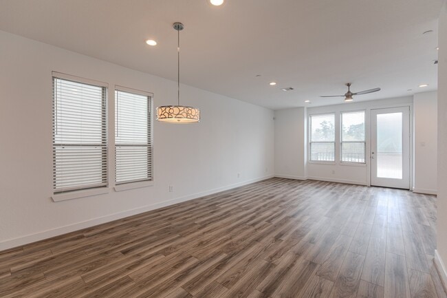 Building Photo - 18736 Centro Main St