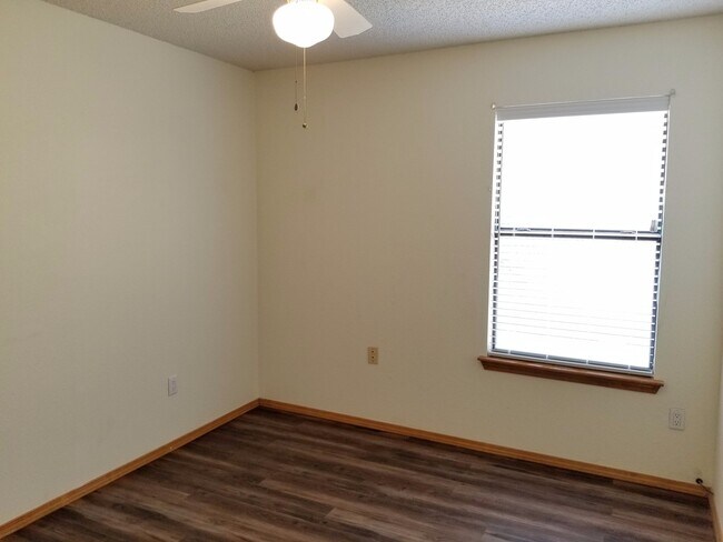 Building Photo - GREAT HOME IN NE CLOVIS NEAR MESA ELEMENTARY