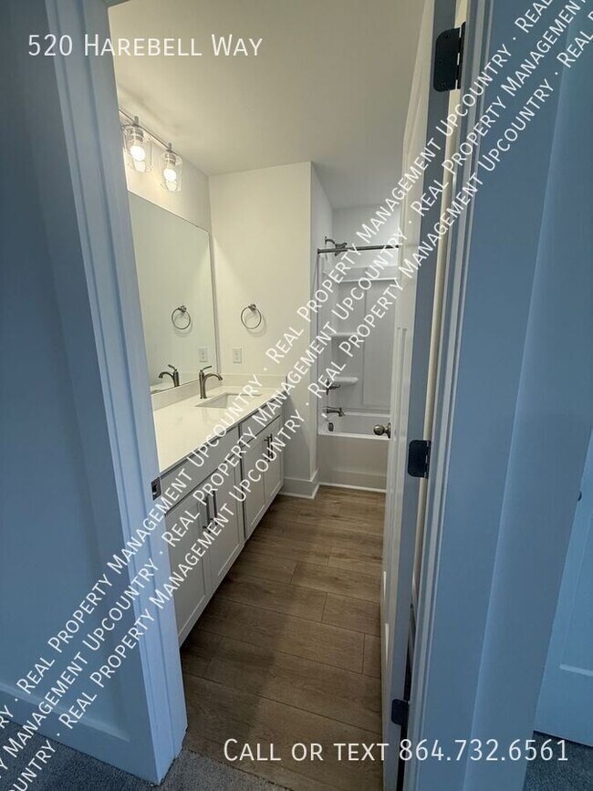 Building Photo - 520 Harebell Wy