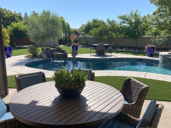 Building Photo - Coming Soon! Beautiful Executive Home in S...