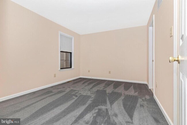 Building Photo - 250 Yorkminster Rd