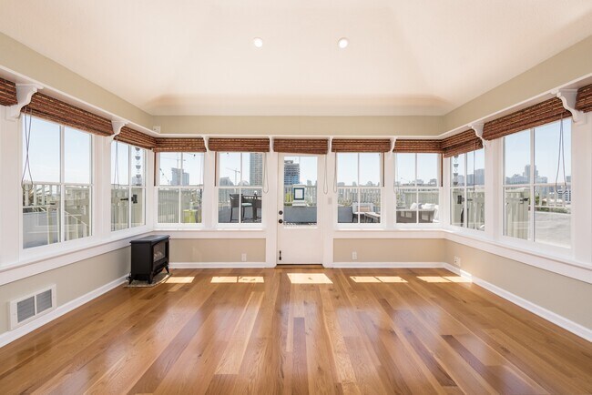 Building Photo - 470 20th St