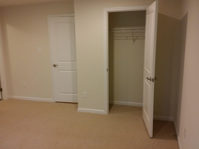 Building Photo - 22854 Yellow Oak Terrace