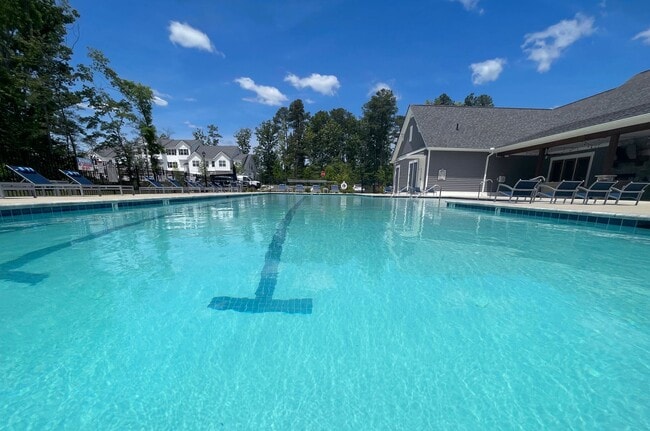 Building Photo - Cardinal | 4 Bed 2.5 Bath | Garage | 1895 sf | $2930-$3370 | 6, 7, 8, 9, 11, 12, 13, 14, 15 and 1...