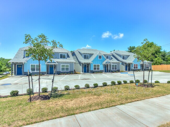 Building Photo - 2805 N Kentucky Ave