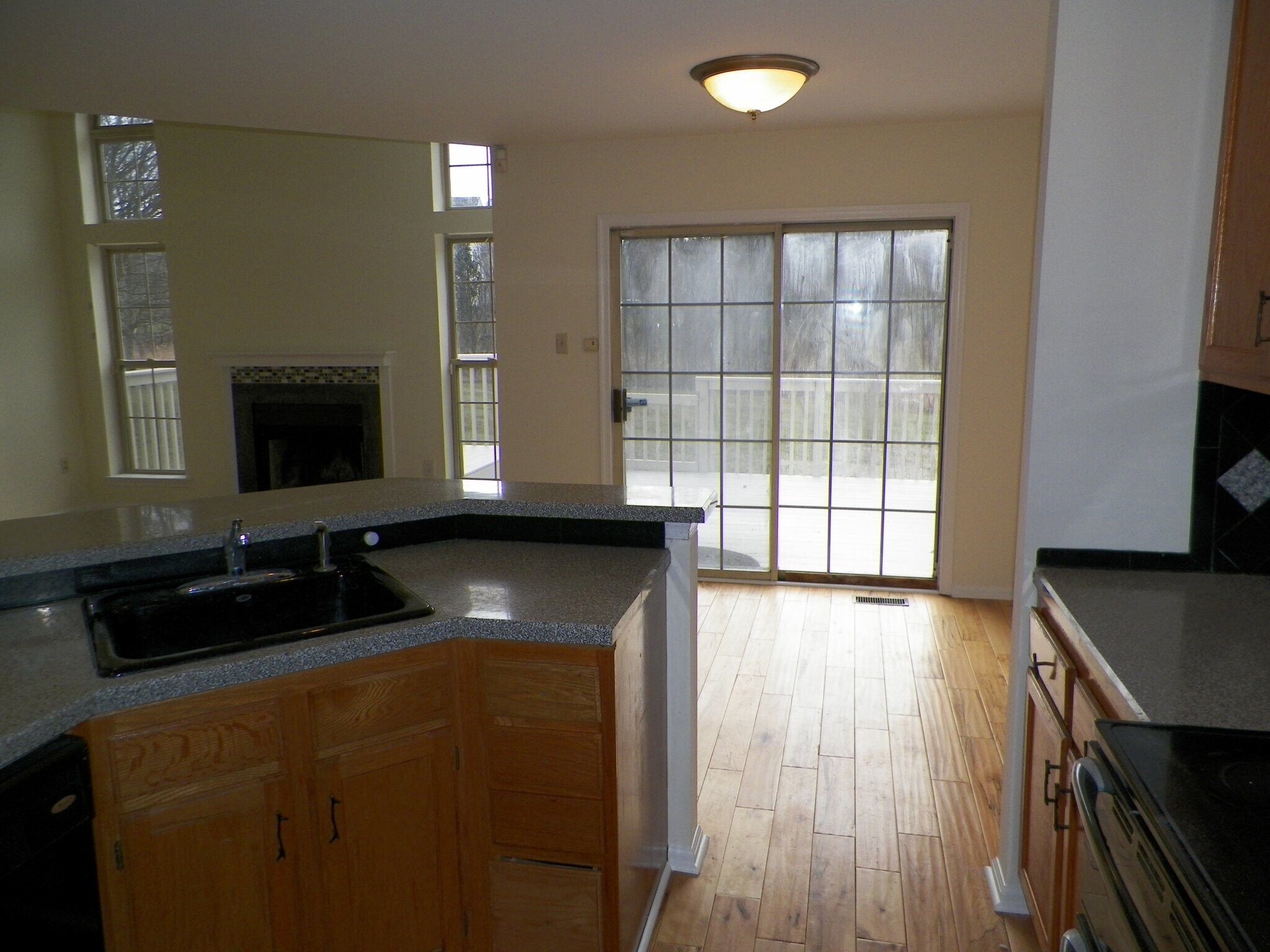 Building Photo - 5077 Rosewood Dr