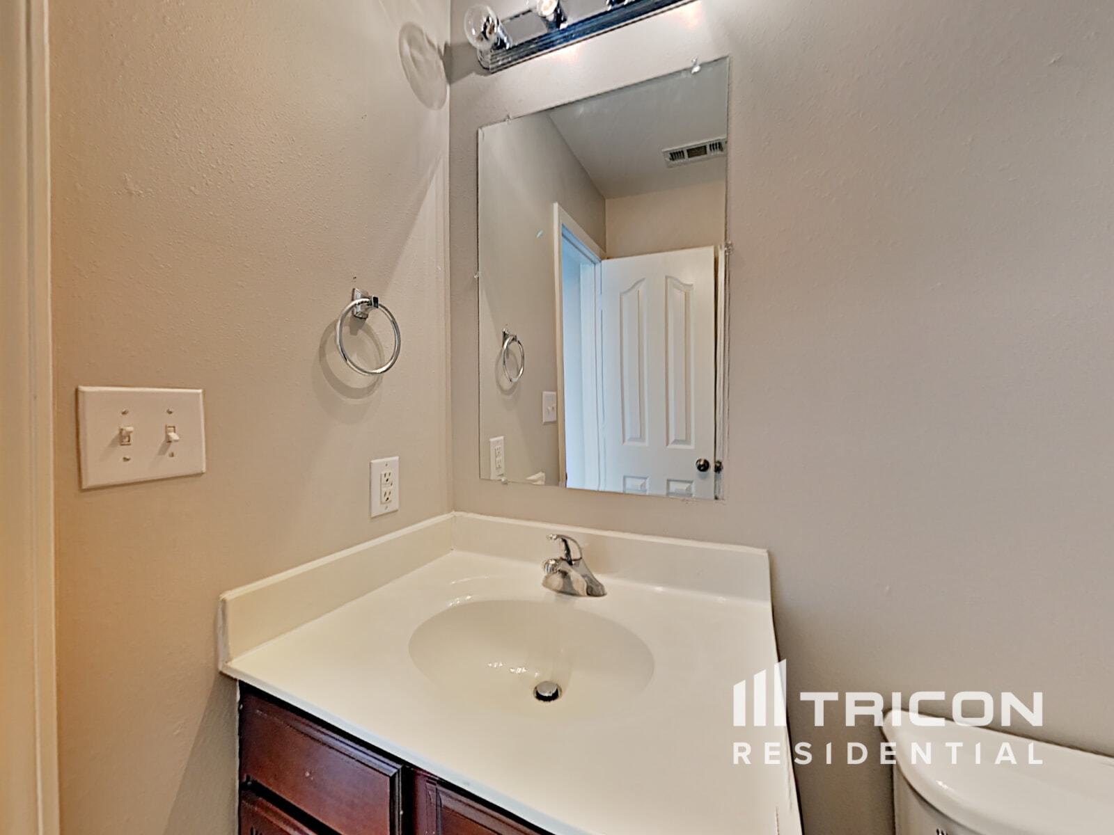 Building Photo - 1211 Chaser Ridge Ct