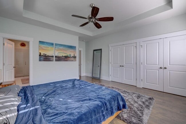 Building Photo - 1817 Bungalow Row