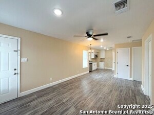 Building Photo - 7571 Windsor Oaks