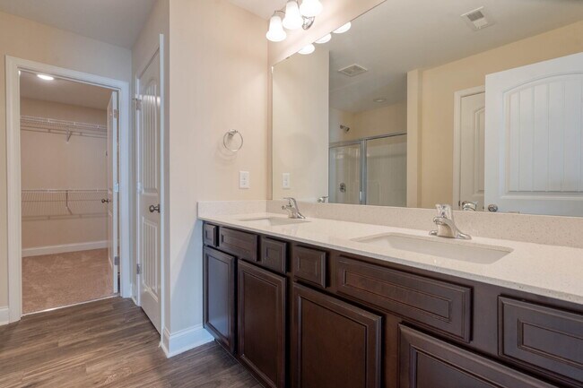 Building Photo - Available on July 10! Modern Home with Spacious Layout Near Downtown Kernersville