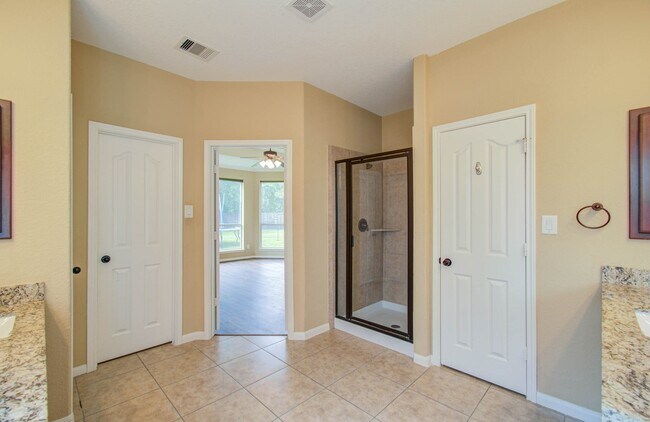Building Photo - 21331 Parham Cir