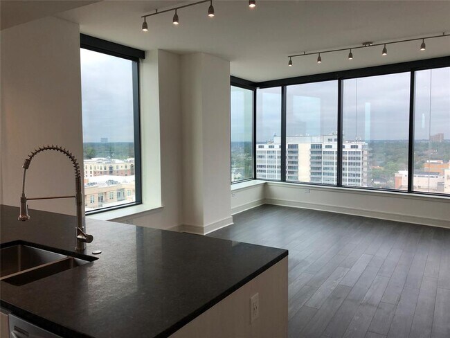 Building Photo - 2651 Kipling St