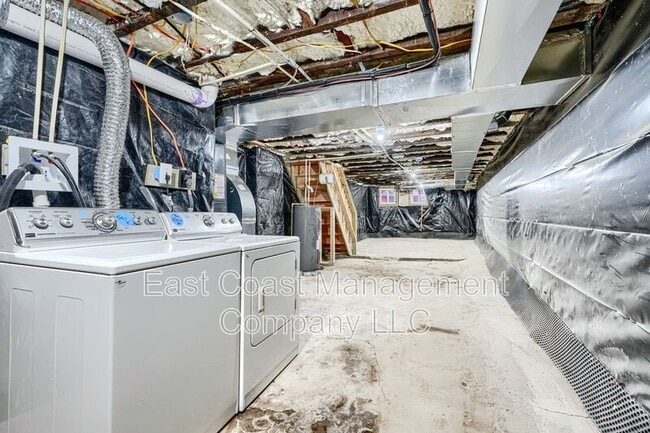 Building Photo - 319 S Mount St