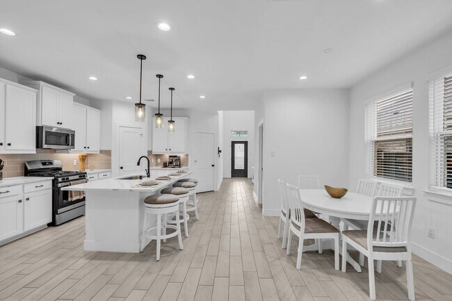 Building Photo - 426 Glacier Pass