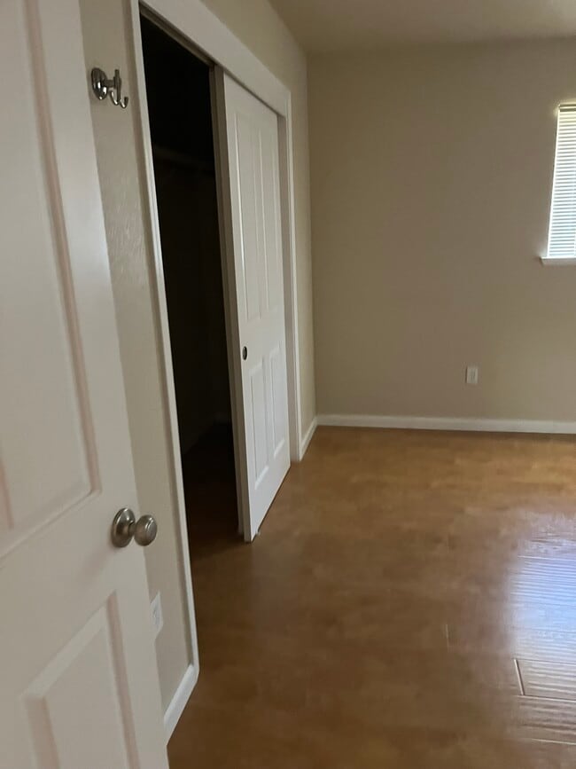 Building Photo - 10099 Elk Grove Florin Rd