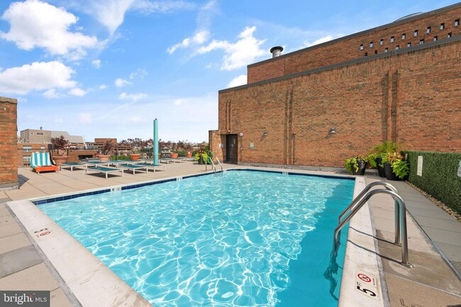 Building Photo - 1718 P St NW