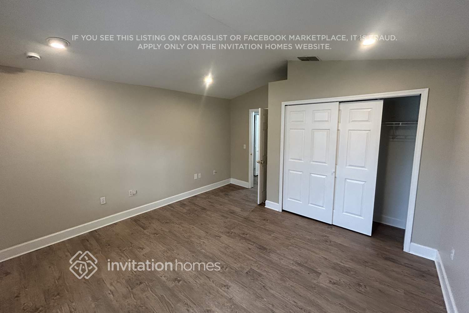 Building Photo - 3236 Forestbrook Dr N
