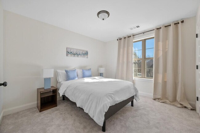 Building Photo - 3319 Old Hickory Blvd