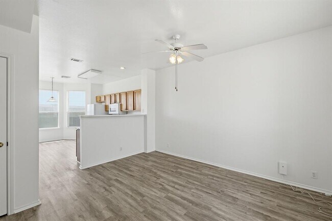 Building Photo - 2849 Southampton Way