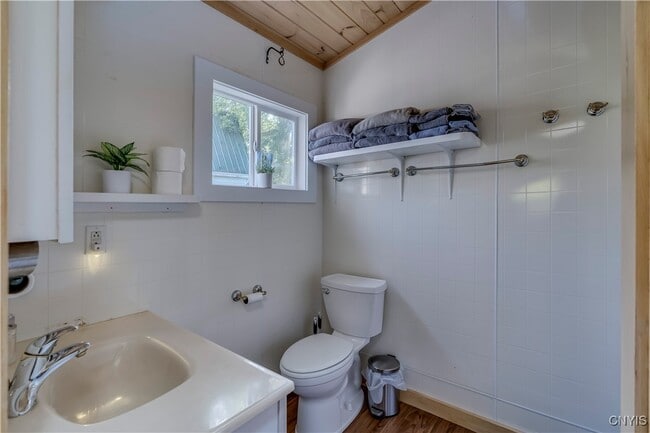 Building Photo - 216 Frontenac Blvd