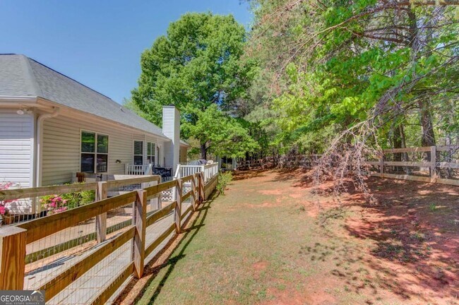 Building Photo - 3314 Banks Mountain Dr