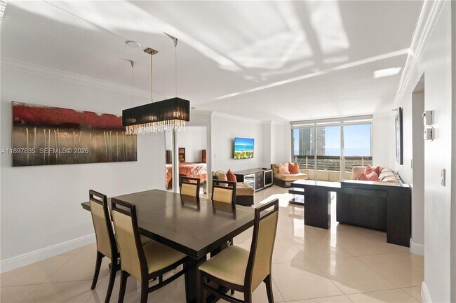 Building Photo - 19101 NE 36th Pl