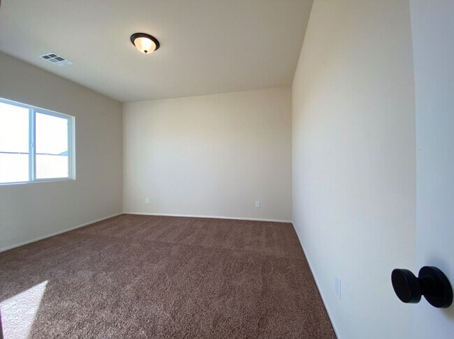 Building Photo - 4 BED 3 BATH Townhome, 1 LOFT, 2 GARAGES, GATED!