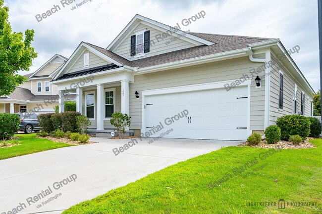 Building Photo - 121 Champions Village Dr